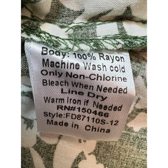 Fun2Fun Top Womens Size Small Floral V-Neck Popover Blouse Green White NEW - Picture 10 of 12